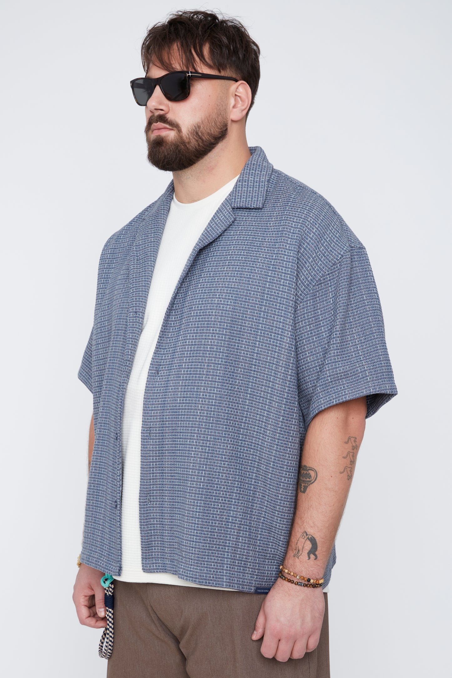 Chemise homme texturée à col carré et col style resort