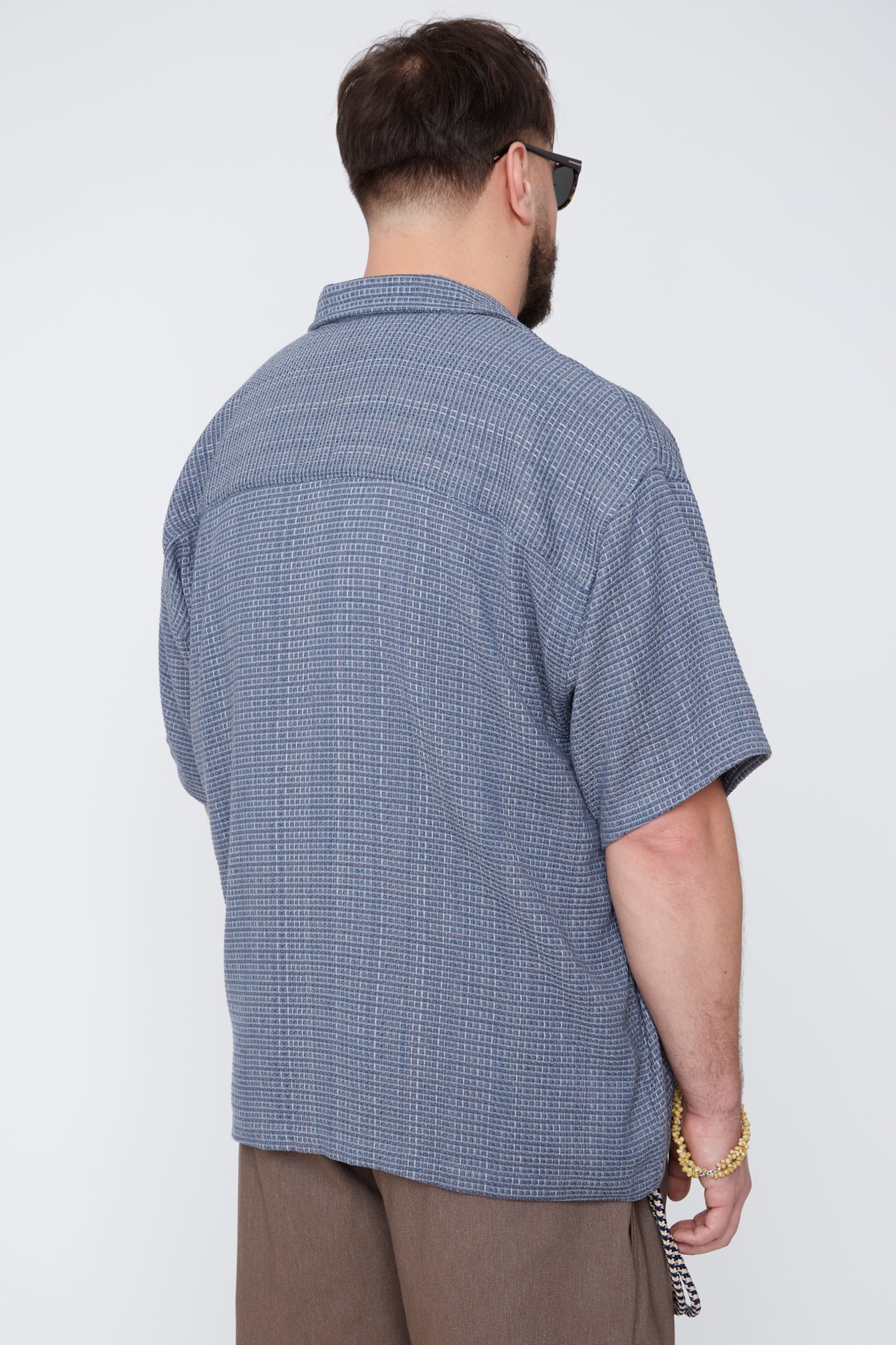 Chemise homme texturée à col carré et col style resort